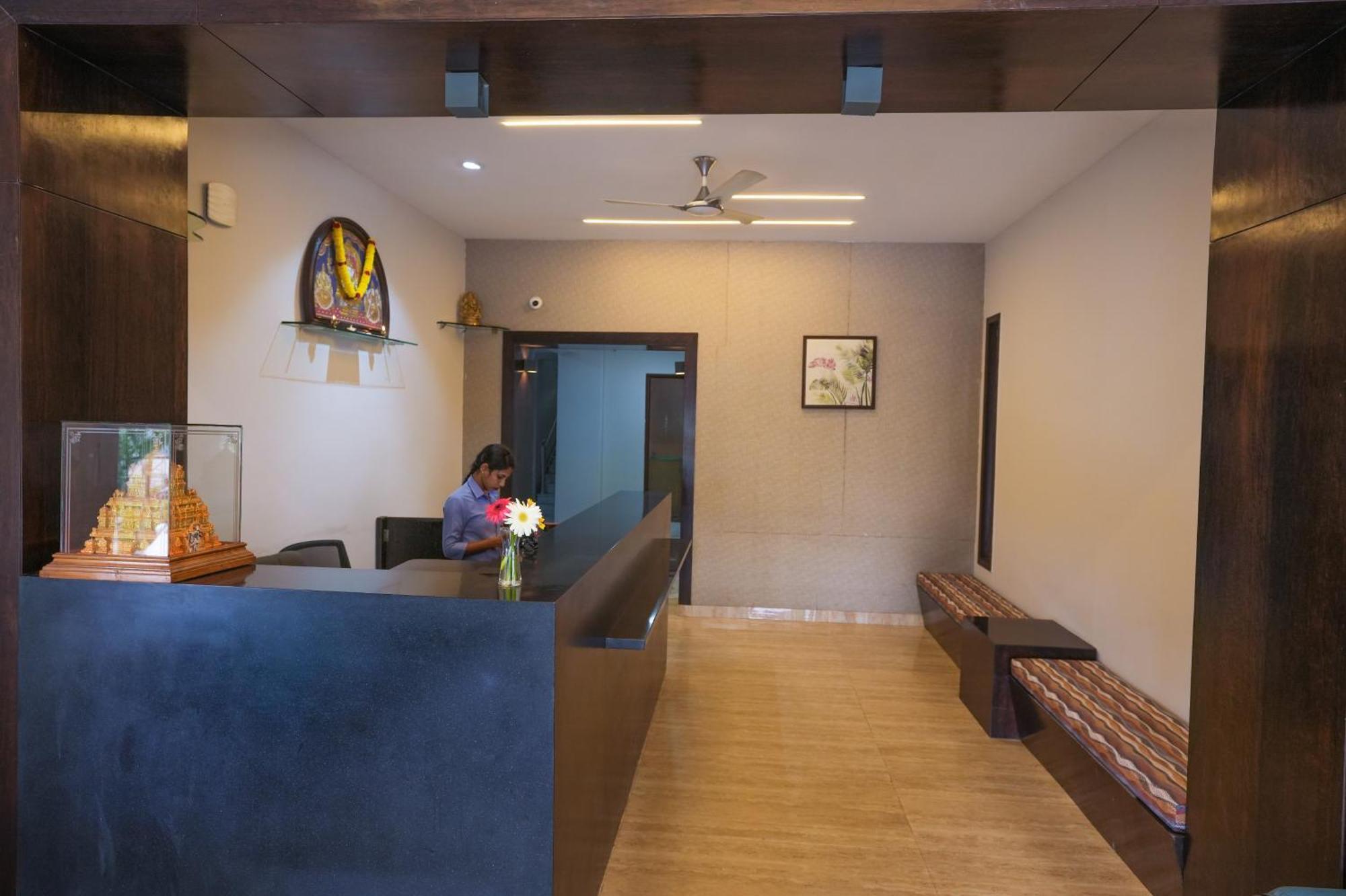 Vaishnavi Residency Hotell Bangalore Exteriör bild