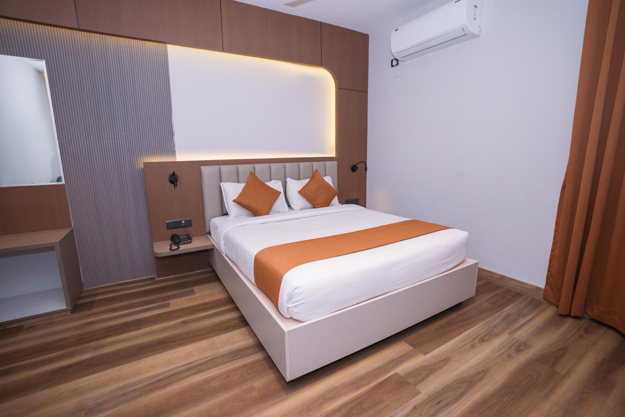 Vaishnavi Residency Hotell Bangalore Exteriör bild