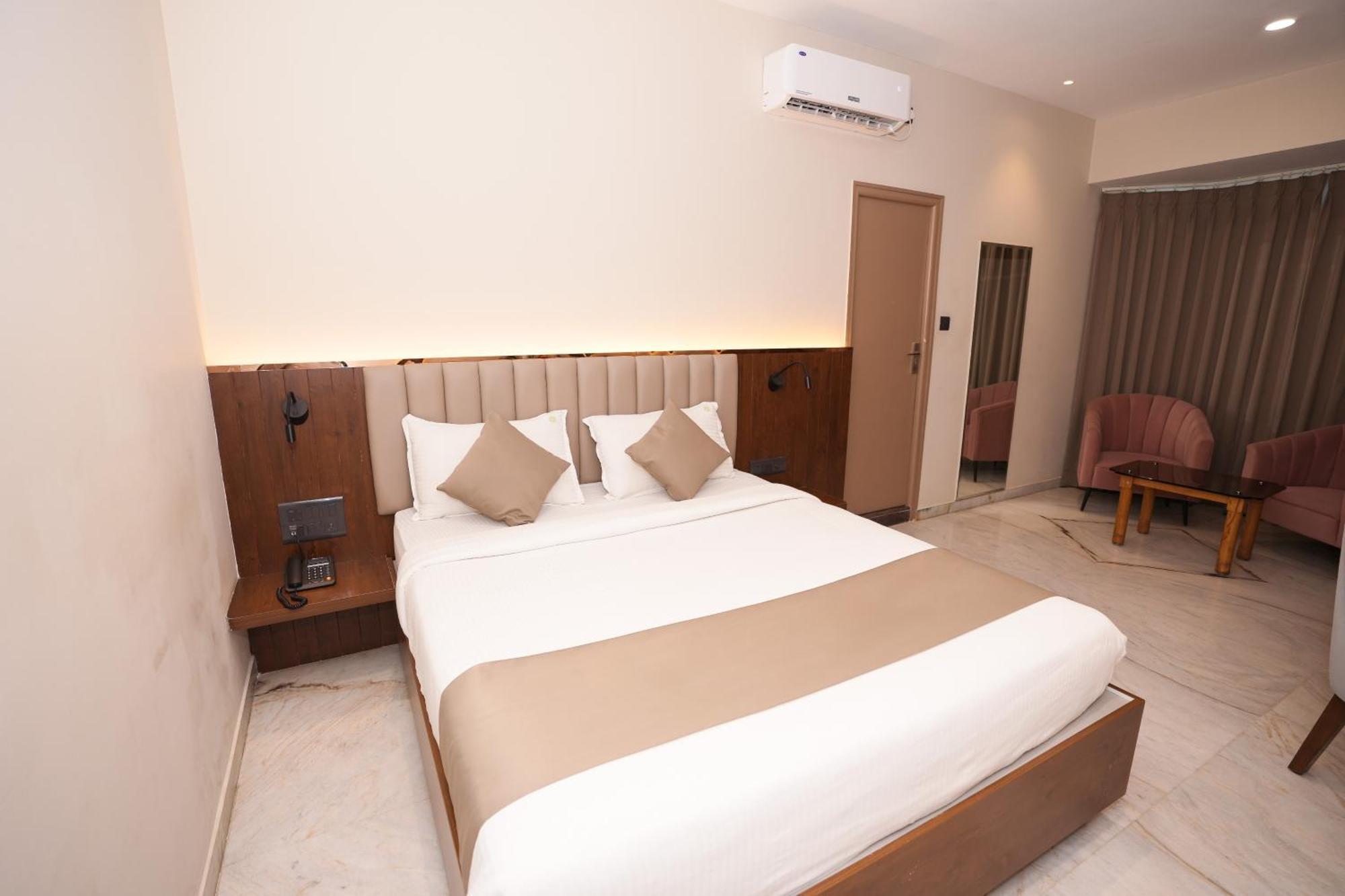 Vaishnavi Residency Hotell Bangalore Exteriör bild