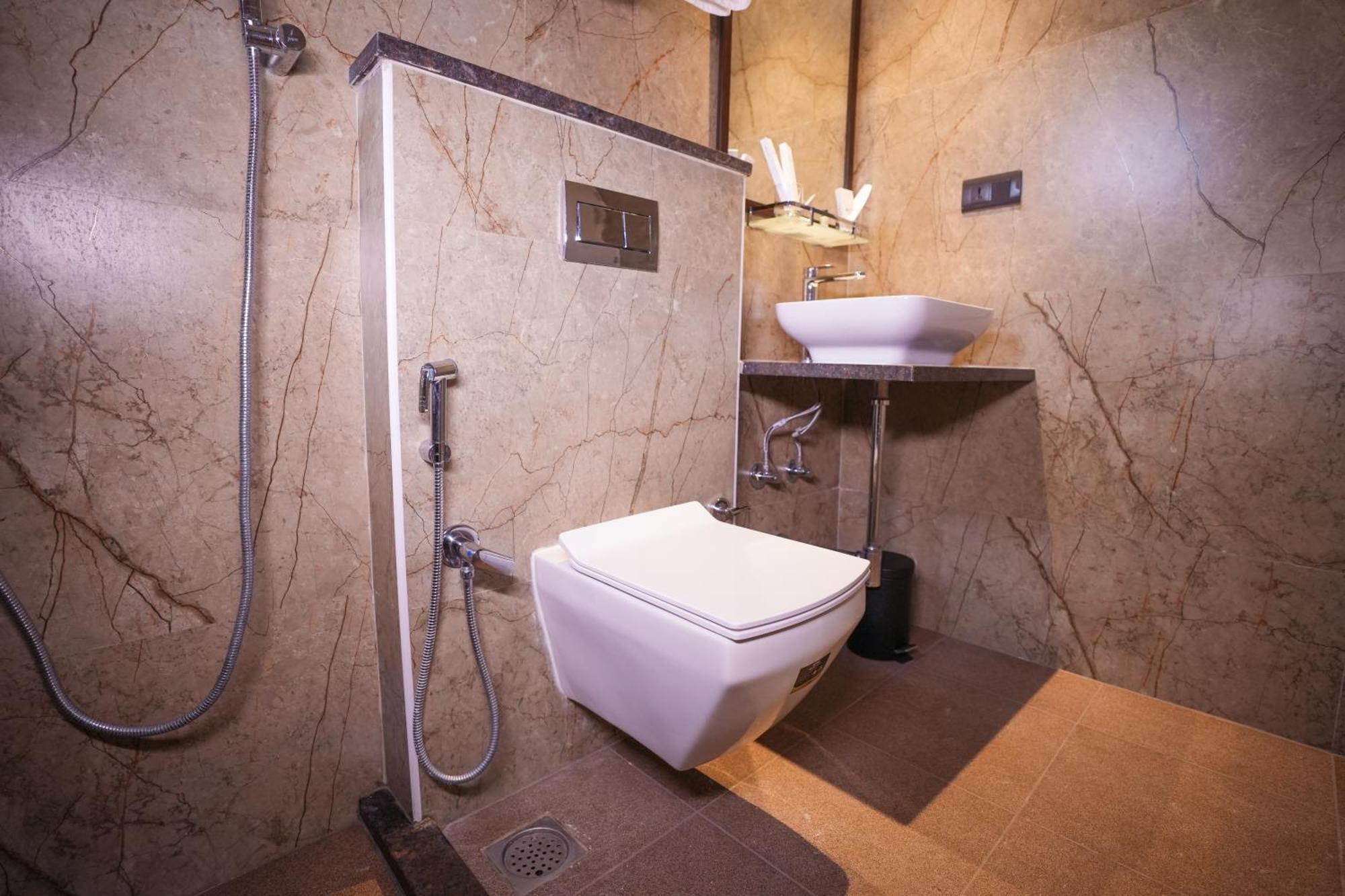Vaishnavi Residency Hotell Bangalore Exteriör bild